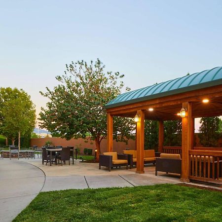 Courtyard Medford Airport Hotel Exterior foto